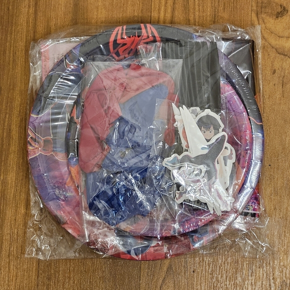 Spider-Man Party Supplies Set - Red and Black - Picture 2 of 3